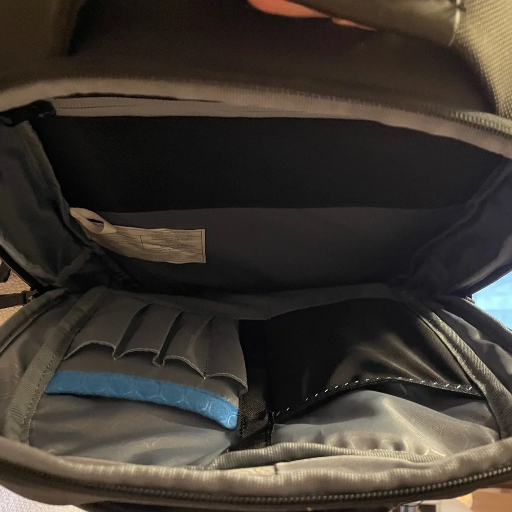 NWT Dell Premier Slim Computer Backpack/Bag